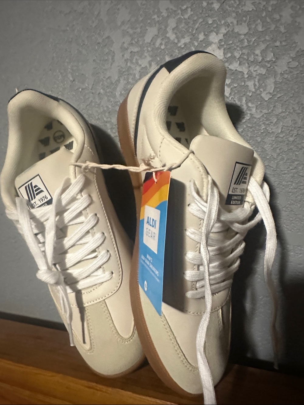 Men's Cream and White Low-Top Sneakers
